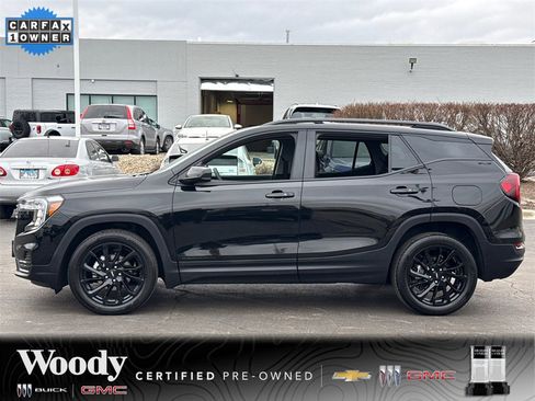 Certified 2024 GMC Terrain SLE w/ Elevation Edition image 5