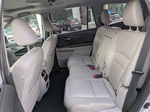 Used 2022 Honda Pilot Touring image 15
