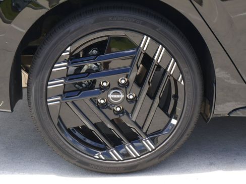 Used 2026 Nissan Sentra SR w/ Floor Mat Package FWD image 8