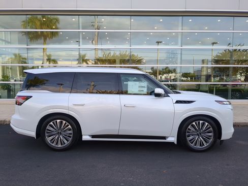 New 2026 INFINITI QX80 Luxe w/ Cargo Package image 3
