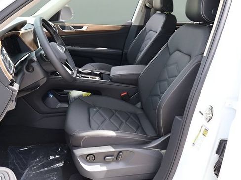 Certified 2026 Volkswagen Atlas SE FWD image 12