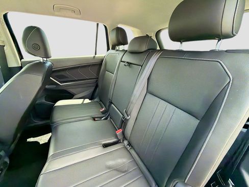 Used 2023 Volkswagen Tiguan SE FWD image 18