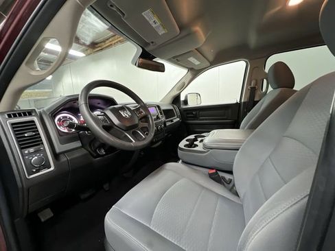 Used 2018 RAM 2500 Tradesman w/ Chrome Appearance Group image 10