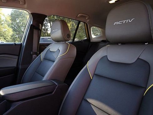 Used 2025 Chevrolet Trax ACTIV image 31