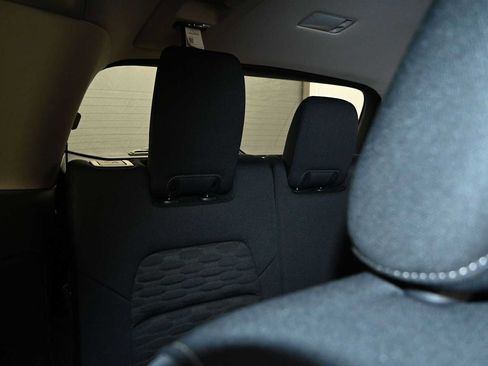 Used 2025 Nissan Pathfinder SV AWD/4WD image 25