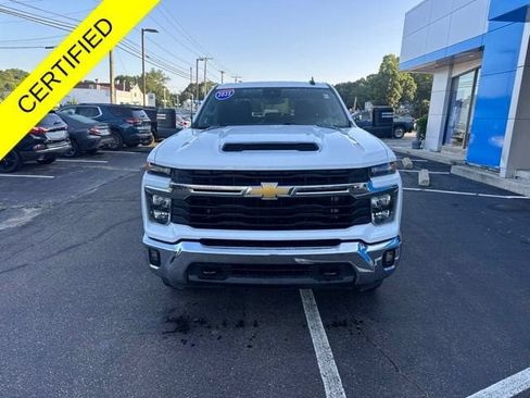 Used 2025 Chevrolet Silverado 2500 LT w/ Convenience Package AWD/4WD image 3