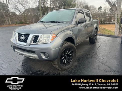 Used 2019 Nissan Frontier SV image 1