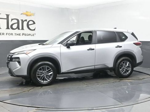 Used 2024 Nissan Rogue S AWD/4WD image 33