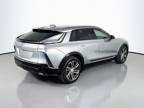 Used 2024 Cadillac Lyriq Luxury RWD image 7