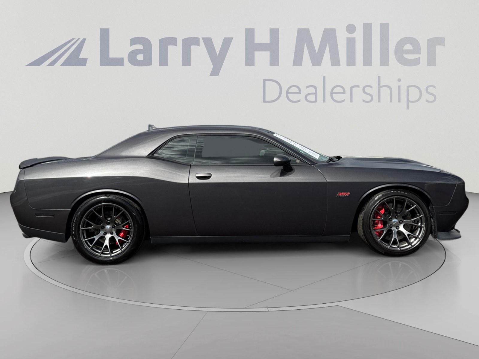 Used 2015 Dodge Challenger SRT w/ Technology Group RWD image 6