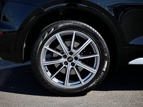 Certified 2024 Audi SQ5 Premium AWD/4WD image 5