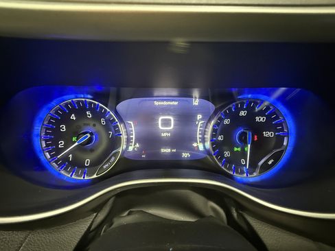 Used 2022 Chrysler Pacifica Touring-L FWD image 27