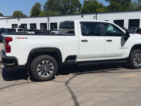 Certified 2023 Chevrolet Silverado 2500 Custom w/ Custom Value Package image 9