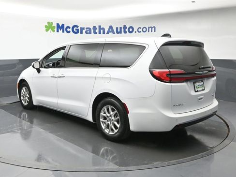 Used 2023 Chrysler Pacifica Touring-L FWD image 28
