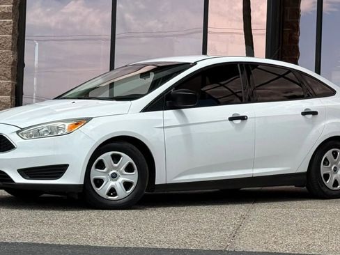 Used 2016 Ford Focus S FWD image 3