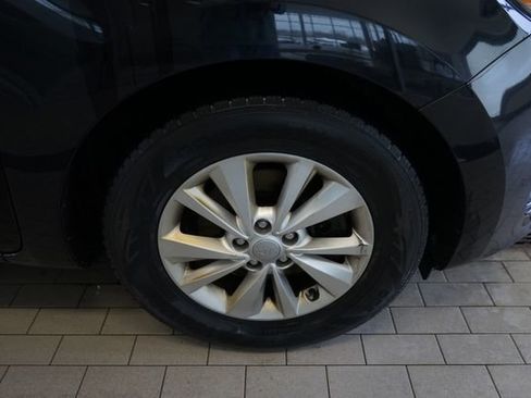 Used 2016 Kia Sedona LX image 15