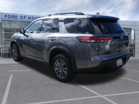 Used 2025 Nissan Pathfinder SV FWD image 7