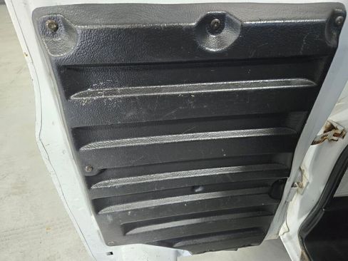 Used 2019 Chevrolet Express 3500 w/ Driver Convenience Package image 13