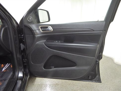 Used 2016 Jeep Grand Cherokee Laredo w/ Quick Order Package 23E image 24