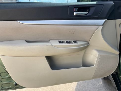 Used 2013 Subaru Outback 2.5i Premium AWD/4WD image 17