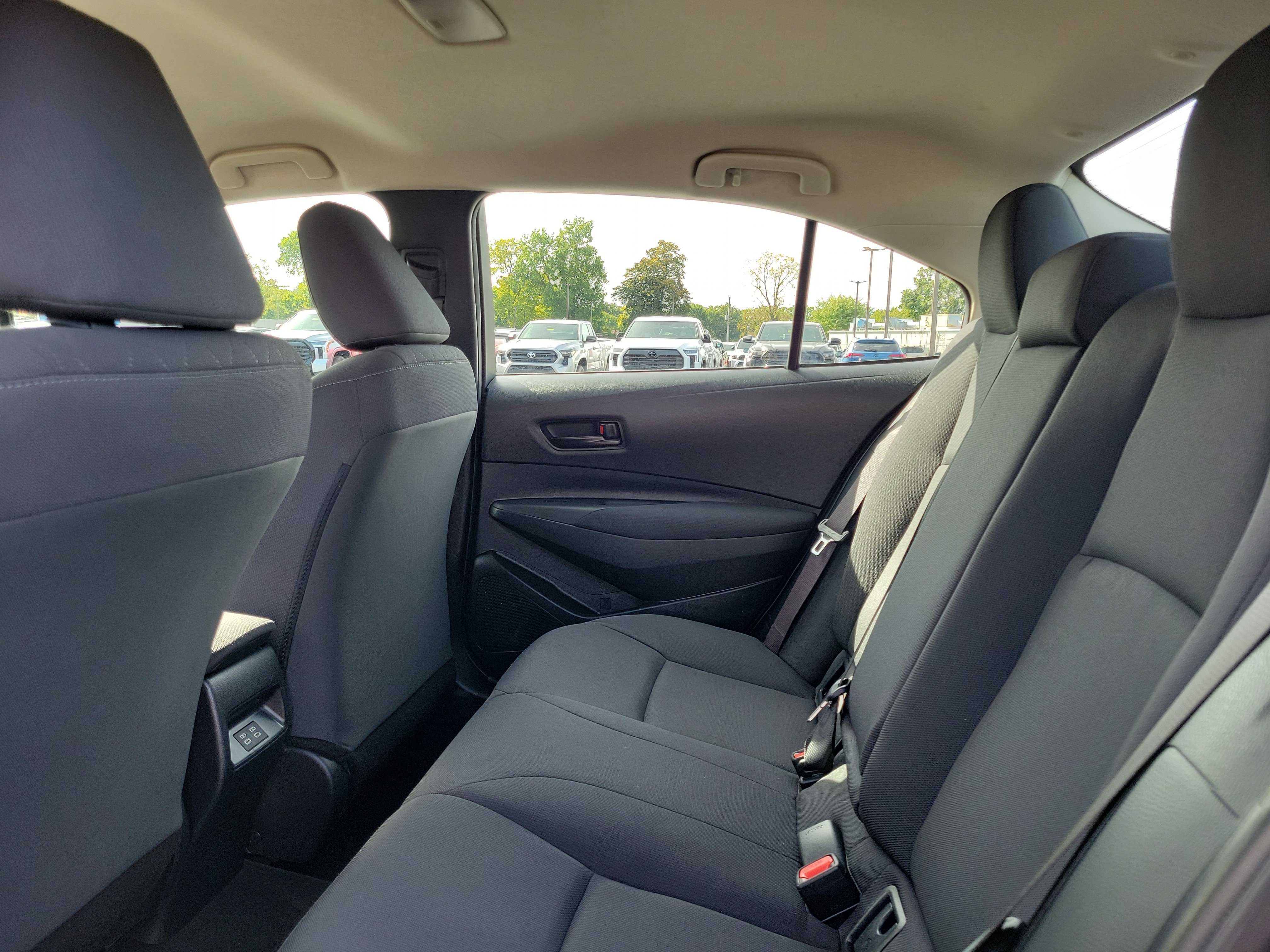 Used 2024 Toyota Corolla LE FWD image 11
