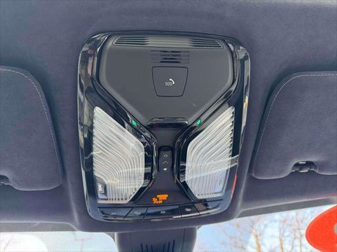 Used 2022 BMW X7 xDrive40i w/ M Sport Package image 31