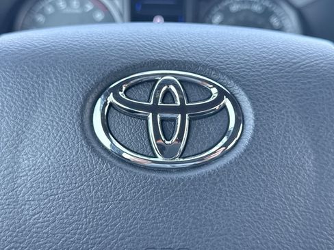 Used 2021 Toyota Tacoma TRD Sport AWD/4WD image 28