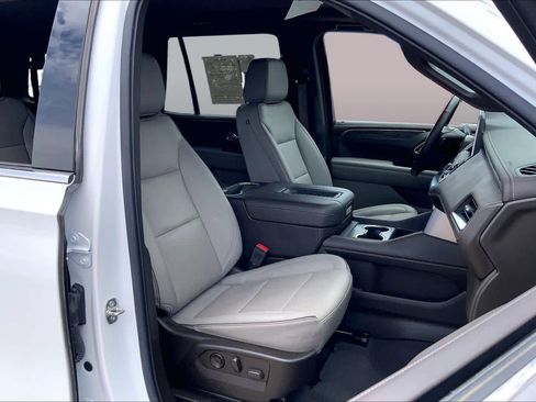 Used 2022 GMC Yukon SLT w/ SLT Premium Package AWD/4WD image 9