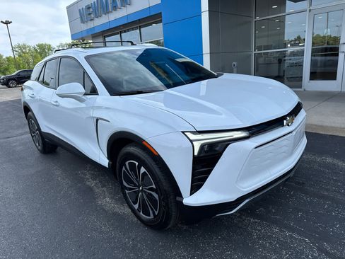 Used 2024 Chevrolet Blazer EV LT AWD/4WD image 1