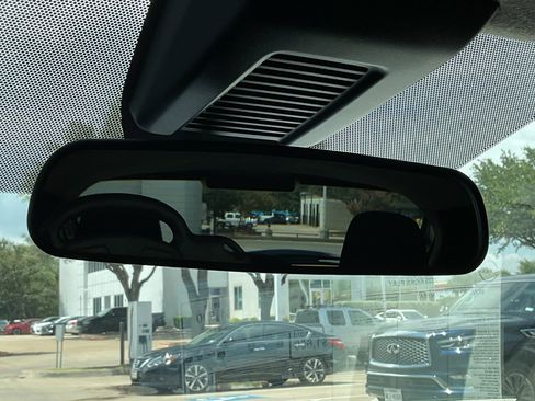 New 2025 Nissan Kicks Play S image 28