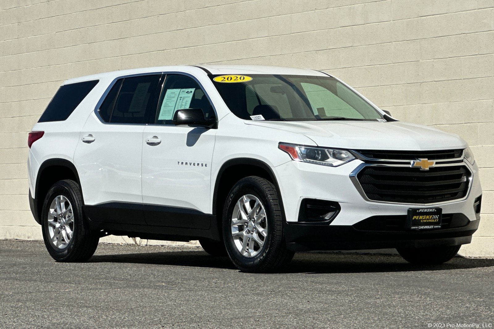 Used 2020 Chevrolet Traverse LS FWD image 1