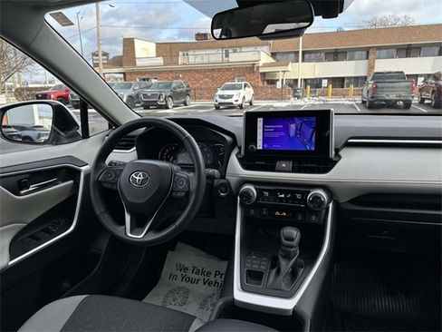 Used 2024 Toyota RAV4 XLE image 29