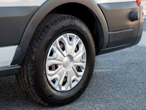 Used 2015 Ford Transit 350 XLT image 9