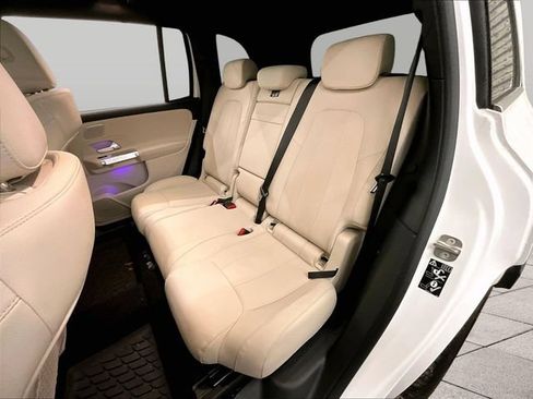 Used 2024 Mercedes-Benz GLB 250 4MATIC image 25