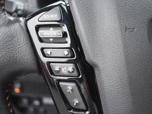 Used 2024 Nissan Frontier PRO-4X w/ Technology Package image 19