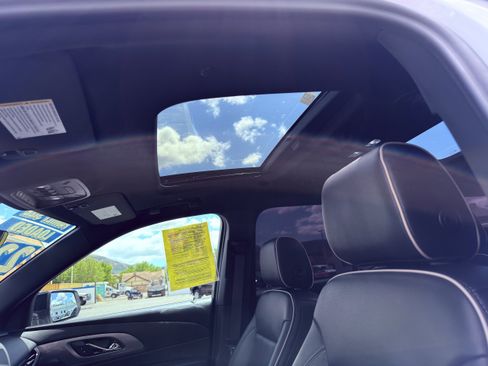 Used 2022 Chevrolet Traverse Premier w/ Redline Edition image 40