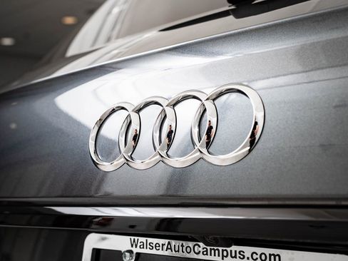 Used 2025 Audi Q5 2.0T Premium w/ Convenience Plus Package image 18