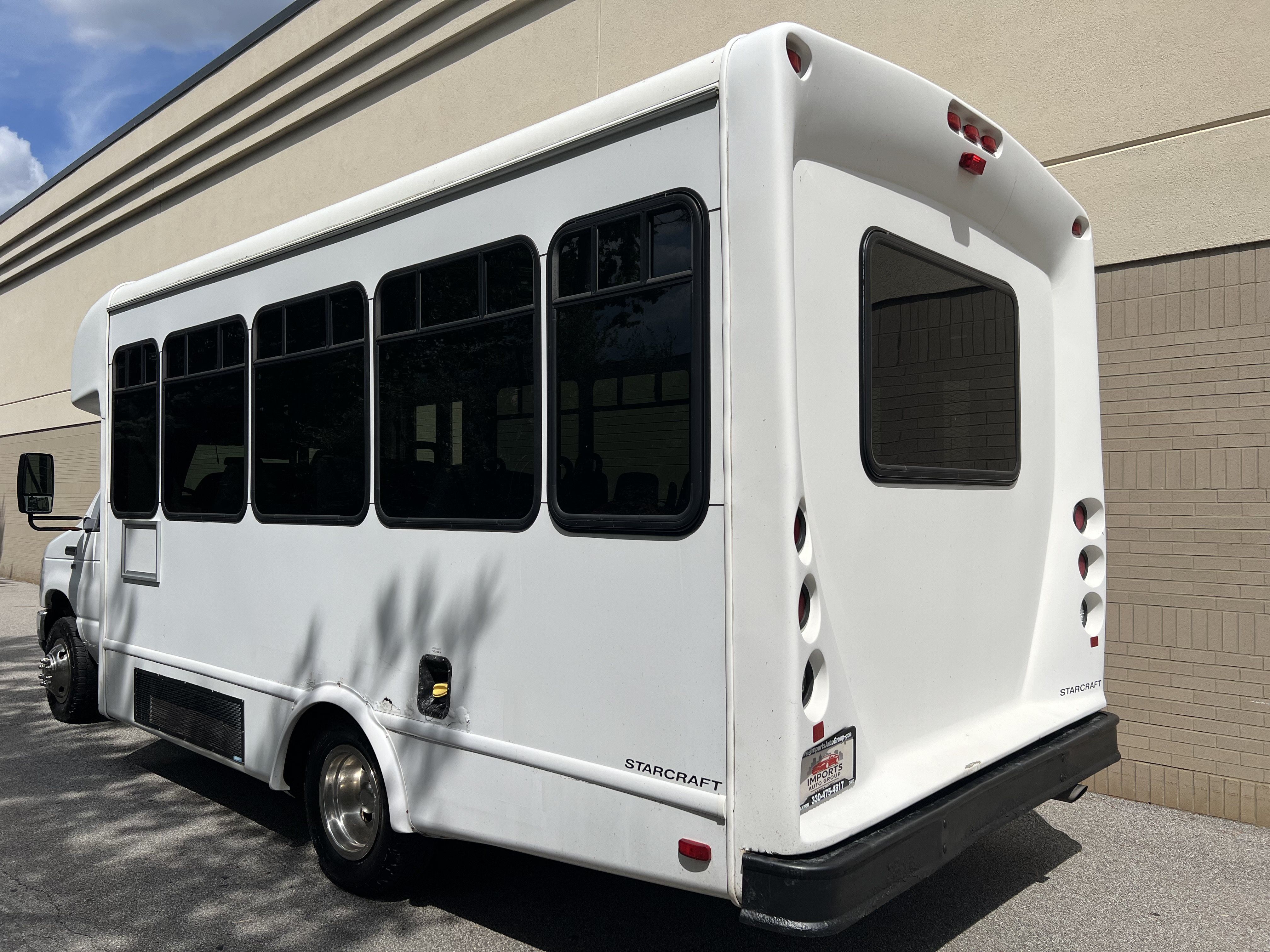 Used 2013 Ford E-350 and Econoline 350 Super Duty w/ Shuttle Bus Prep Pkg RWD image 5