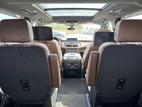 Used 2021 Chevrolet Tahoe High Country AWD/4WD image 12