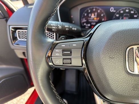 Used 2022 Honda Civic Touring image 10