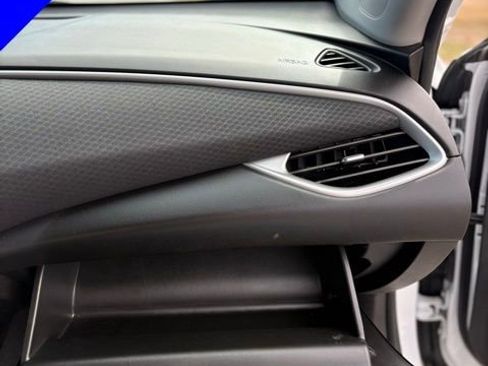 Used 2024 Chevrolet Malibu LT image 32