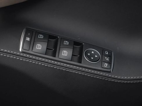 Used 2020 Tesla Model S AWD image 35