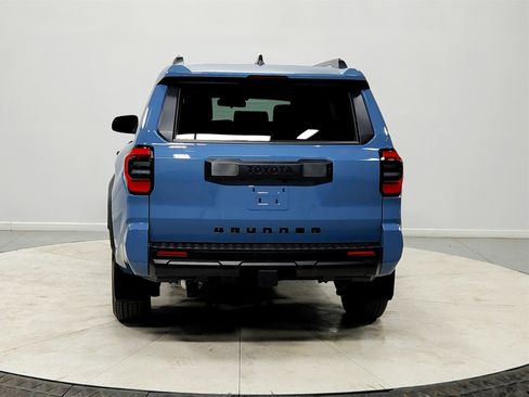 Used 2025 Toyota 4Runner SR5 image 6