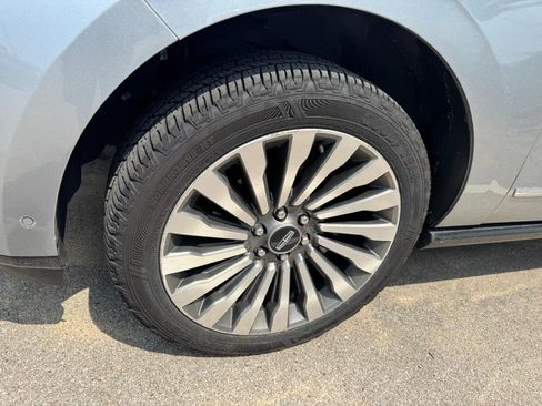 Used 2020 Lincoln Navigator L Reserve w/ Luxury Package AWD/4WD image 4