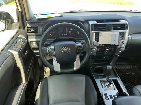 Used 2020 Toyota 4Runner SR5 Premium RWD image 11
