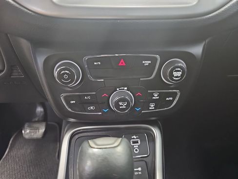 Used 2021 Jeep Compass 80th Special Edition image 23