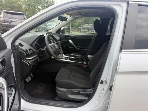 Used 2022 Mitsubishi Eclipse Cross LE FWD image 10