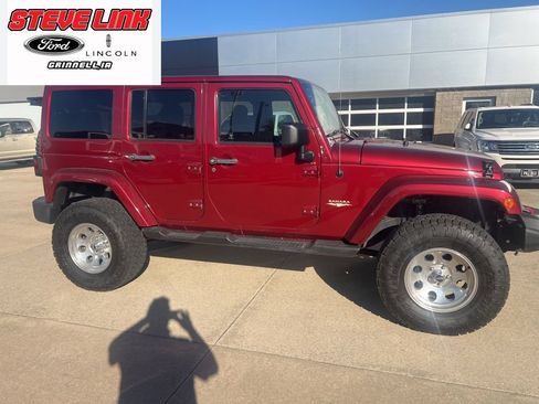 Used 2013 Jeep Wrangler Unlimited Sahara w/ Dual Top Group AWD/4WD image 2
