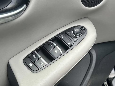 Certified 2025 INFINITI QX50 Luxe image 16