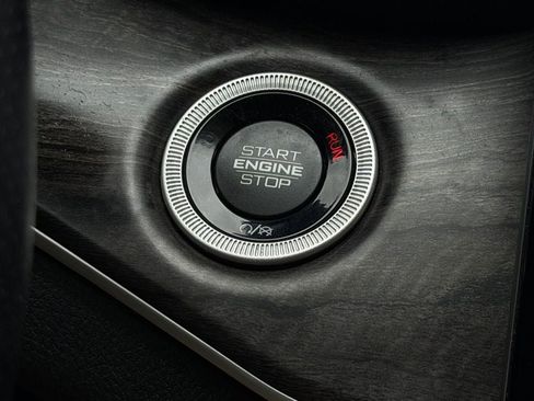 Used 2021 Jeep Grand Cherokee L Limited image 37